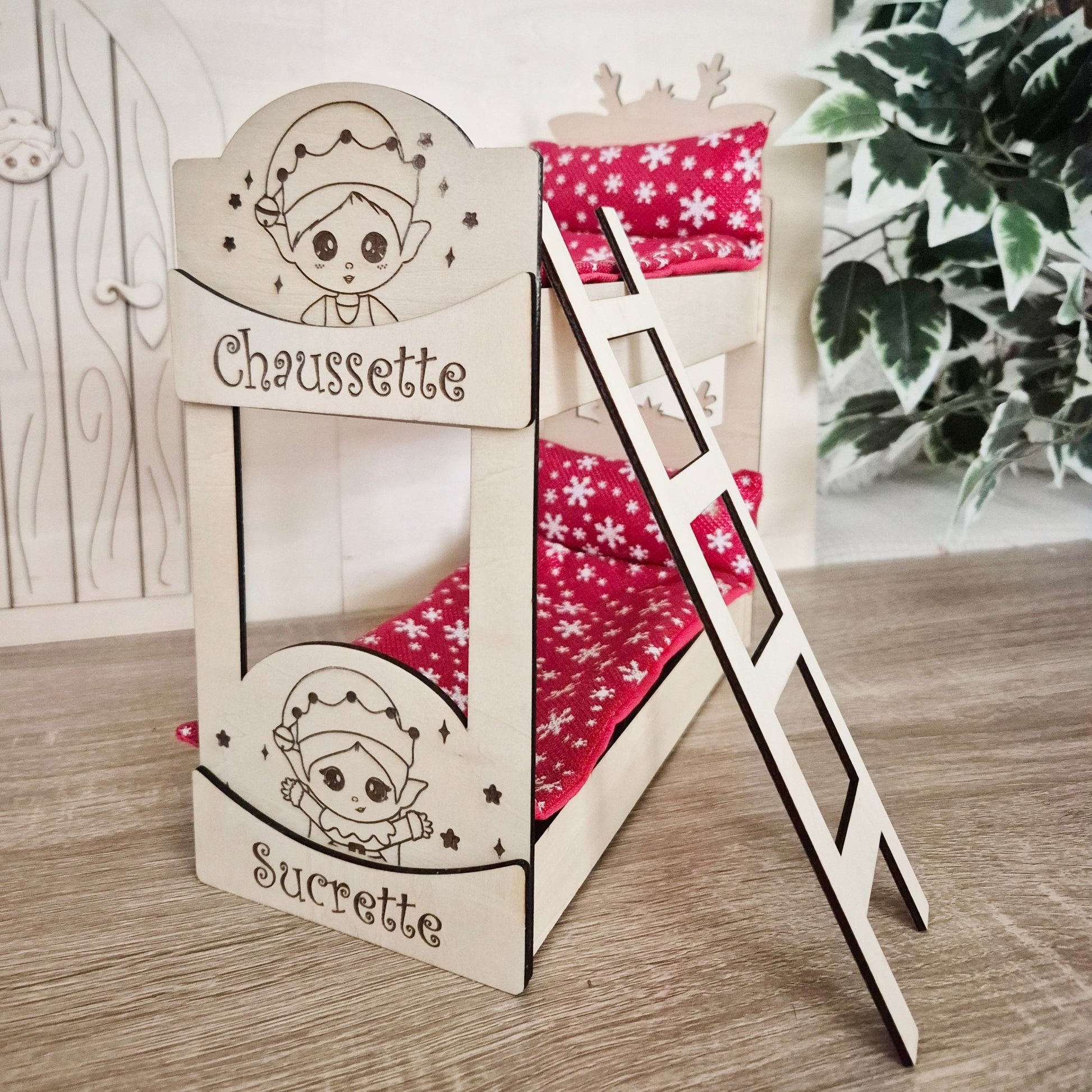 Lit superposé pour lutins – Meuble taille réel LUKEA avec colis magique de Noël - Alonaly