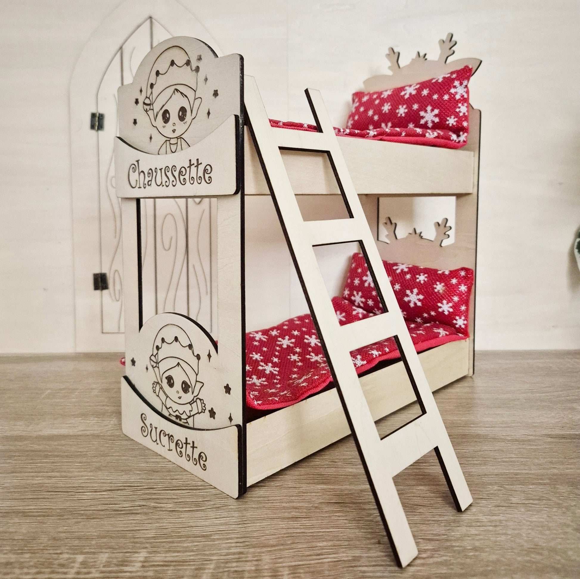 Lit superposé pour lutins – Meuble taille réel LUKEA avec colis magique de Noël - Alonaly